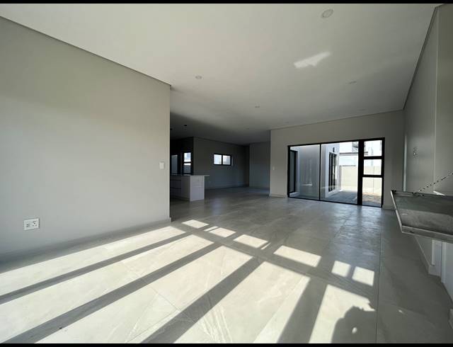 4 BEDROOM HOUSE FOR SALE IN SANDOWN